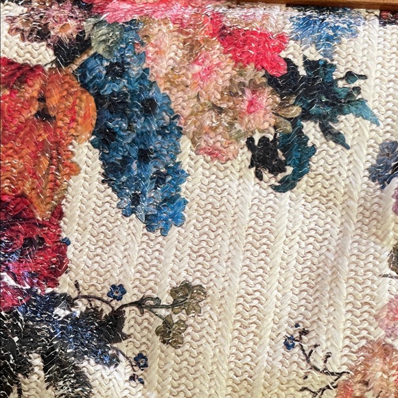 Sondra Roberts Squared Floral Print Clutch with Wooden Frame Magnetic Closure - Picture 6 of 9